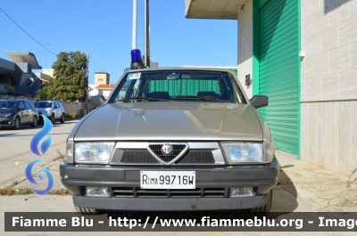 Alfa Romeo 75 II serie
Polizia di Stato
POLIZIA 79258
targa di copertura Roma 99716W
Club Alfisti in Pattuglia
Parole chiave: Alfa-Romeo 75 _II serie_POLIZIA79258