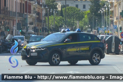 Alfa Romeo Tonale
Guardia di Finanza
Allestimento FCA
GdiF 648 BR
Parole chiave: Alfa Romeo Tonale_GdiF648BR