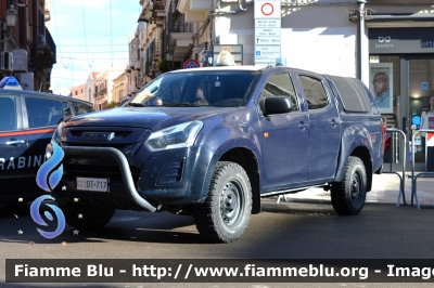 Isuzu D-Max II serie restyle
Carabinieri
Squadrone Eliportato Cacciatori di Puglia
CC DT 717
Parole chiave: Isuzu D-Max_II serie_restyle_CCDT717