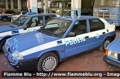 Alfa Romeo 33 II serie
Polizia di Stato
Squadra Volante
POLIZIA A9904

Automezzo Storico conservato presso Autocentro di Foggia
Parole chiave: Alfa Romeo 33_II serie_POLIZIAA9904