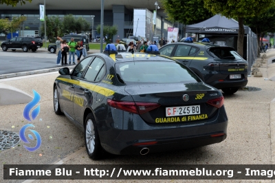 Alfa Romeo Nuova Giulia
Guardia di finanza
Allestimento FCA
Decorazione Grafica Artlantis
Gdif 245 BQ
Parole chiave: Alfa-Romeo Nuova Giulia_FieraDelLevante2024_Gdif245BQ