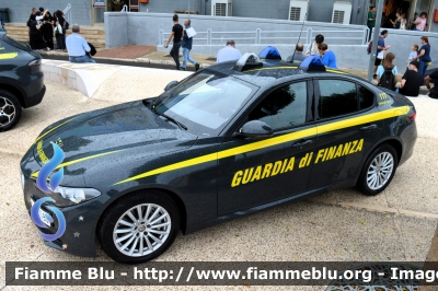 Alfa Romeo Nuova Giulia
Guardia di finanza
Allestimento FCA
Decorazione Grafica Artlantis
Gdif 245 BQ
Parole chiave: Alfa-Romeo Nuova Giulia_FieraDelLevante2024_Gdif245BQ