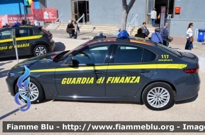 Alfa Romeo Nuova Giulia
Guardia di Finanza
Allestimento FCA
GdiF 398 BQ
Parole chiave: Alfa-Romeo Nuova Giulia_GdiF398BQ