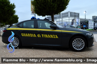 Alfa Romeo Nuova Giulia
Guardia di finanza
Allestimento FCA
Decorazione Grafica Artlantis
Gdif 245 BQ
Parole chiave: Alfa-Romeo Nuova Giulia_FieraDelLevante2024_Gdif245BQ