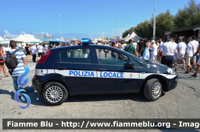 Fiat Grande Punto
Polizia Municipale Molfetta
POLIZIA LOCALE YA 303 AN
Parole chiave: Fiat Grande Punto_POLIZIALOCALEYA303AN