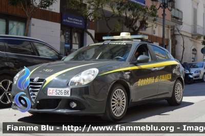 Alfa Romeo Nuova Giulietta
Guardia di Finanza
Allestita NCT Nuova Carrozzeria Torinese
Decorazione Grafica Artlantis
GdiF 526 BK
Parole chiave: Alfa-Romeo Nuova Giulietta_GdiF526BK