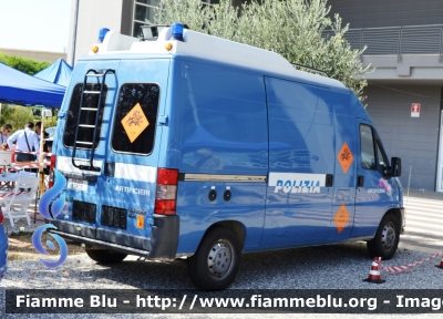 Fiat Ducato II serie
Polizia di Stato
Unità Artificieri
POLIZIA B3807
Parole chiave: Fiat Ducato_II Serie_POLIZIAB3807