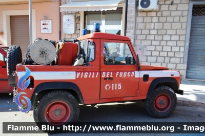 Land Rover Defender 90
Vigili del Fuoco
Comando Provinciale di Potenza
Distaccamento Permanente di Melfi
VF 22430
Parole chiave: Land Rover_Defender 90_VF 22430