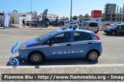 Fiat Grande Punto
Polizia di Stato
Servizio Aereo
POLIZIA H1884
Parole chiave: Fiat Grande Punto_POLIZIAH1884