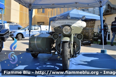 Moto Guzzi V7 Sidecar
Polizia di Stato
Polizia Stradale
POLIZIA 41146
Parole chiave: Moto Guzzi V7 Sidecar_POLIZIA41146