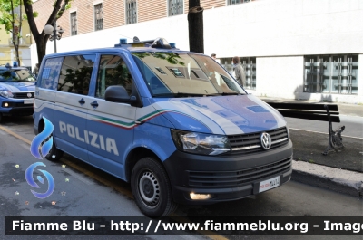 Volkswagen Transporter T6
Polizia di Stato
Unita' Cinofile
Allestimento BAI
POLIZIA M4414
Parole chiave: Volkswagen Transporter T6_POLIZIAM4414