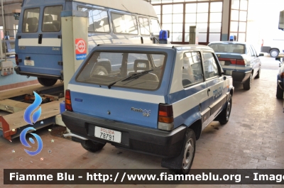 Fiat Panda 4x4 II serie 
Polizia di Stato
POLIZIA 78791

Automezzo Storico conservato presso Autocentro di Foggia
Parole chiave: Fiat Panda 4x4_II serie _POLIZIA78791