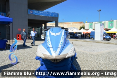 Yamaha
Polizia di Stato 
Polizia del Mare
PS 1253

In esposizione alla Fiera del Levante di Bari
Parole chiave: Yamaha_PS1253