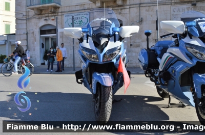 Yamaha FJR 1300 II serie
Polizia di Stato
Polizia Stradale
Allestimento Elevox
POLIZIA G3105
in scorta al Giro d'Italia 2020
Moto "rossa"
Parole chiave: Yamaha FJR 1300_II serie_POLIZIAG3105