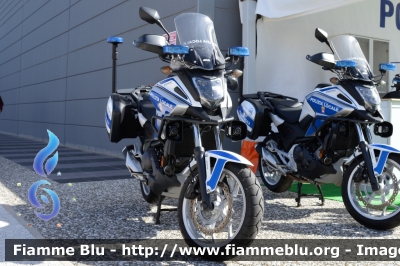 Honda NC750X DCT
Polizia Locale
Comune di Bari
POLIZIA LOCALE YA 00215
Parole chiave: Honda NC750X DCT_POLIZIALOCALEYA00215