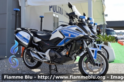 Honda NC750X DCT
Polizia Locale
Comune di Bari
POLIZIA LOCALE YA 00215
Parole chiave: Honda NC750X DCT_POLIZIALOCALEYA00215