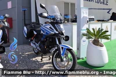 Honda NC750X DCT
Polizia Locale
Comune di Bari
POLIZIA LOCALE YA 00218
Parole chiave: Honda NC750X DCT_POLIZIALOCALEYA00218