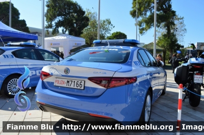 Alfa Romeo Nuova Giulia
Polizia di Stato
Squadra Volante
Allestimento FCA
POLIZIA M7166
Parole chiave: Alfa-Romeo Nuova Giulia_POLIZIAM7166