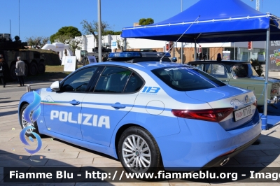 Alfa Romeo Nuova Giulia
Polizia di Stato
Squadra Volante
Allestimento FCA
POLIZIA M7166
Parole chiave: Alfa-Romeo Nuova Giulia_POLIZIAM7166