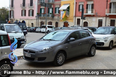 Fiat Nuova Bravo
Guardia di Finanza
Autovettura di servizio
GdiF 623 BE
Parole chiave: Fiat Nuova Bravo_GDIF623BE_Festa_Forze_Armate_2018