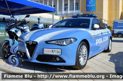 Alfa Romeo Nuova Giulia
Polizia di Stato
Squadra Volante
Allestimento FCA
POLIZIA M7166
Parole chiave: Alfa-Romeo Nuova Giulia_POLIZIAM7166