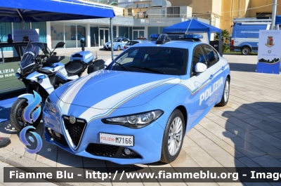 Alfa Romeo Nuova Giulia
Polizia di Stato
Squadra Volante
Allestimento FCA
POLIZIA M7166
Parole chiave: Alfa-Romeo Nuova Giulia_POLIZIAM7166