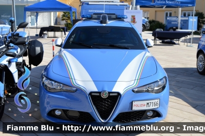 Alfa Romeo Nuova Giulia
Polizia di Stato
Squadra Volante
Allestimento FCA
POLIZIA M7166
Parole chiave: Alfa-Romeo Nuova Giulia_POLIZIAM7166