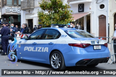 Alfa Romeo Nuova Giulia Q4
Polizia di Stato
Polizia Stradale
POLIZIA M2700
in scorta al Giro d'Italia 2021
Vettura "1"
Parole chiave: Alfa-Romeo Nuova Giulia Q4_POLIZIAM2700