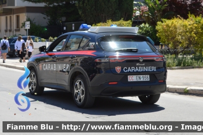 Alfa Romeo Tonale
Carabinieri
Nucleo Operativo Radiomobile
Allestimento FCA
CC EN 956
Parole chiave: Alfa-Romeo Tonale_CCEN956