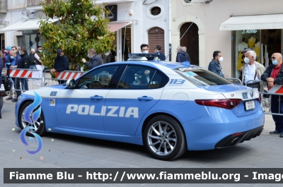 Alfa Romeo Nuova Giulia Q4
Polizia di Stato
Polizia Stradale
POLIZIA M2700
in scorta al Giro d'Italia 2021
Vettura "1"
Parole chiave: Alfa-Romeo Nuova Giulia Q4_POLIZIAM2700