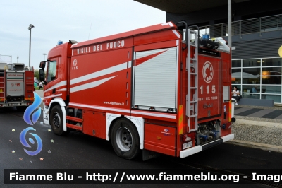 Scania P370 III serie
Vigili del fuoco
Comando provinciale di Bari
AutoBottePompa allestimento Bai
VF 32702
Parole chiave: Scania P370_III serie_FieraDelLevante2024_VF32702