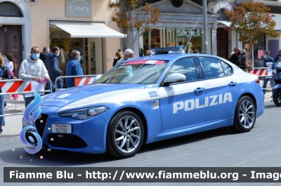 Alfa Romeo Nuova Giulia Q4
Polizia di Stato
Polizia Stradale
POLIZIA M2700
in scorta al Giro d'Italia 2021
Vettura "1"
Parole chiave: Alfa-Romeo Nuova Giulia Q4_POLIZIAM2700