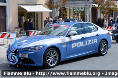 Alfa Romeo Nuova Giulia Q4
Polizia di Stato
Polizia Stradale
POLIZIA M2700
in scorta al Giro d'Italia 2021
Vettura "1"
Parole chiave: Alfa-Romeo Nuova Giulia Q4_POLIZIAM2700