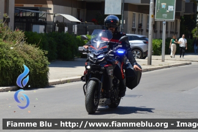 Yamaha Tracer 9
Carabinieri
Nucleo Operativo Radiomobile
allestimento Elevox
CC A4790
Parole chiave: Yamaha Tracer 9_CCA4790