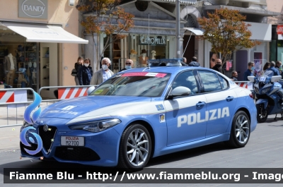 Alfa Romeo Nuova Giulia Q4
Polizia di Stato
Polizia Stradale
POLIZIA M2700
in scorta al Giro d'Italia 2021
Vettura "1"
Parole chiave: Alfa-Romeo Nuova Giulia Q4_POLIZIAM2700