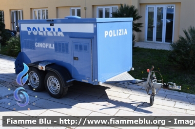 Carrello
Polizia di Stato
Unità Cinofile
POLIZIA G9138
Parole chiave: Carrello