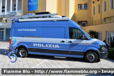 Volkswagen Crafter II serie
Polizia di Stato
Unità Artificieri
Allestimento Tekne
POLIZIA M6642
Parole chiave: Volkswagen Crafter_II serie_POLIZIAM6642