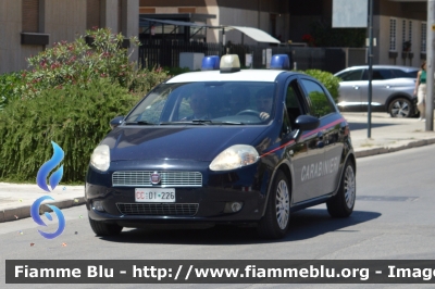 Fiat Grande Punto
Carabinieri
CC DI 226
Parole chiave: Fiat Grande Punto_CCDI266