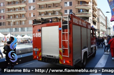 Iveco CityEuroFire 100E21 I serie
Vigili del Fuoco
Comando Provinciale di Napoli
allestimento Iveco-Magirus
VF 19984
Parole chiave: Iveco CityEuroFire 100E21_I serie_VF19984