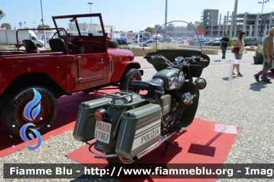 Moto Guzzi V7
Polizia di Stato
Polizia Stradale
Esemplare esposto presso il Museo delle auto della Polizia di Stato
POLIZIA 41067
In esposizione alla Fiera del Levante di Bari
Parole chiave: Moto_Guzzi V7 POLIZIA41067