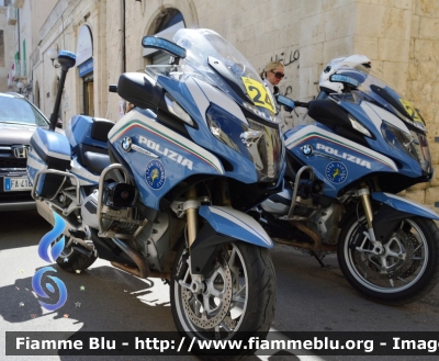 Bmw R1200RT II serie
Polizia di Stato
Polizia Stradale
in scorta al Giro d'Italia 2017
Parole chiave: Bmw R1200RT_IIserie Giro_Italia_2017