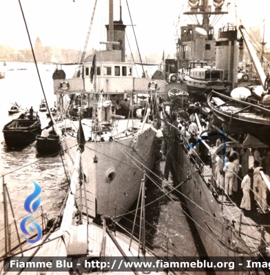 Real Nave "Sebastiano Caboto"
Regia Marina Militare Italiana
Cannoniera
Varata 20/7/1913 - Affondata Ottobre 1943
Parole chiave: Nave_"Sebastiano Caboto"