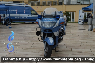 Bmw r850rt II serie
Polizia di Stato
Polizia Stradale
POLIZIA G0373
Parole chiave: Bmw r850rt_II serie_FieraDelLevante2024_POLIZIAG0373