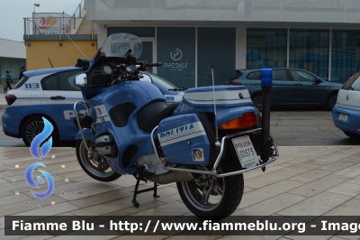 Bmw r850rt II serie
Polizia di Stato
Polizia Stradale
POLIZIA G0373
Parole chiave: Bmw r850rt_II serie_FieraDelLevante2024_POLIZIAG0373