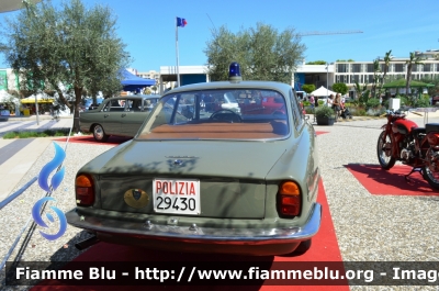 Alfa Romeo 2000 Sprint
Polizia di Stato
Squadra Volante
Esemplare esposto presso il Museo delle auto della Polizia di Stato
POLIZIA 29430
In esposizione alla Fiera del Levante di Bari
Parole chiave: Alfa_Romeo 2000_Sprint POLIZIA29430