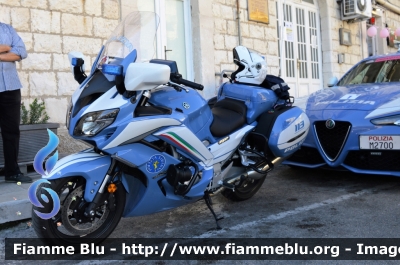 Yamaha FJR 1300 II serie
Polizia di Stato
Polizia Stradale
Allestimento Elevox
POLIZIA G3124
in scorta al Giro d'Italia 2020
Moto "Jolly"
Parole chiave: Yamaha FJR 1300_II serie_POLIZIAG3124