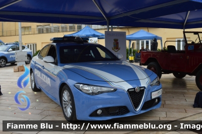 Alfa Romeo Nuova Giulia
Polizia di Stato
Squadra Volante
Allestimento FCA
POLIZIA M7673
Parole chiave: Alfa Romeo Nuova Giulia_FieraDelLevante2024_POLIZIAM7673