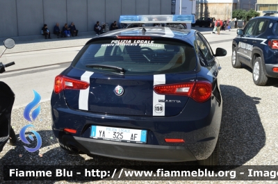 Alfa Romeo Nuova Giulietta restyle
Polizia Locale
Comune di Bari
POLIZIA LOCALE YA 325 AF
Parole chiave: Alfa-Romeo Nuova Giulietta_restyle_POLIZIALOCALEYA325AF