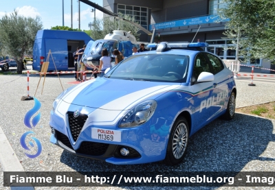 Alfa Romeo Nuova Giulietta restyle
Polizia di Stato
Reparto Prevenzione Crimine
Allestita NCT Nuova Carrozzeria Torinese
POLIZIA M1369
Parole chiave: Alfa-Romeo Nuova Giulietta_restyle_POLIZIAM1369