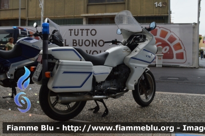 Moto Guzzi V75
Polizia Municipale 
Comune di Bari
*mezzo storico*
Parole chiave: Moto Guzzi V75_FieraDelLevante2024_